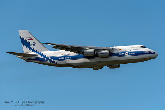 Antonov AN-124-100 (RA-82068)
