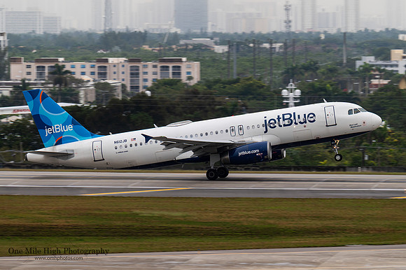 Airbus A320-232 (N612JB) - "Blue Look Maaahvelous"