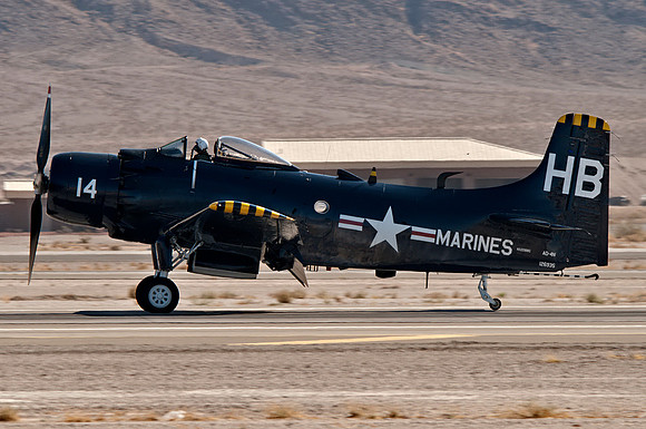 Douglas AD-4N Skyraider (NX2088G)