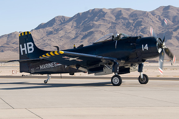 Douglas AD-4N Skyraider (NX2088G)