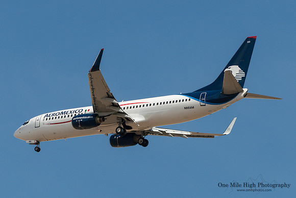 Boeing 737-83N (N861AM)