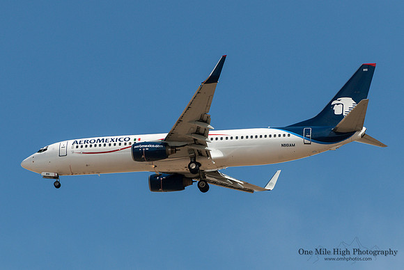 Boeing 737-83N (N861AM)