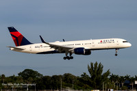 Boeing 757-232 (N6715C)