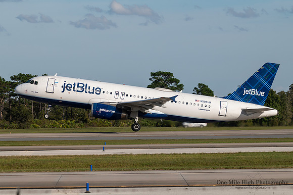 Airbus A320-232 (N509JB) - "True Blue"
