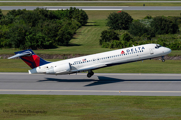 Boeing 717-2BD (N995AT)
