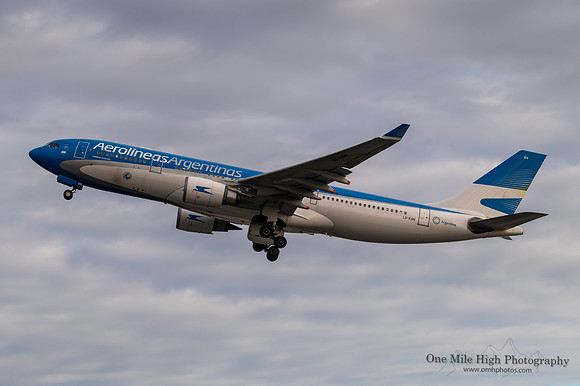 Airbus A330-202 (LV-KAN)