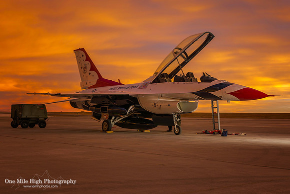 Lockheed F-16D Falcon - USAF Thunderbird #8