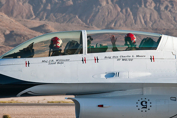 Lockheed Martin F-16D - USAF Thunderbirds