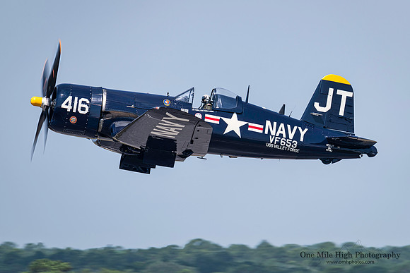 1945 Chance Vought F4U-4 Corsair (N713JT)