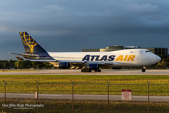 Boeing 747-47UF (N493MC)