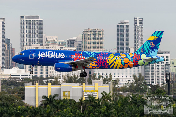 Airbus A320-232 (N657JB) -  "Isla del Bluencanto"