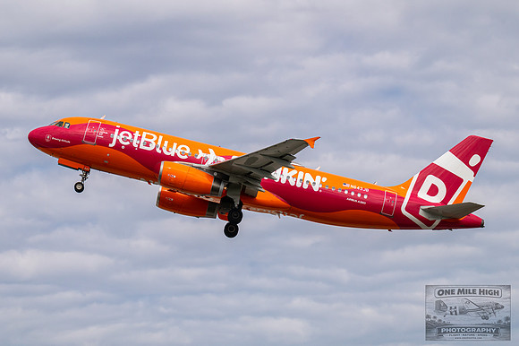Airbus A320-232 (N643JB) - "Brewing Altitude"