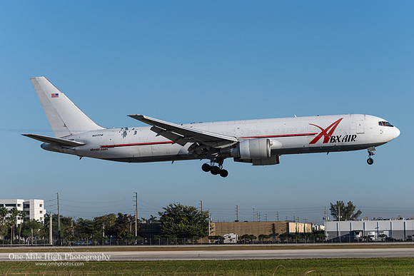 Boeing 767-338(ER)(BDSF) (N317CM)