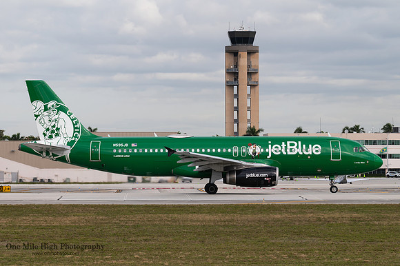 Airbus A320-232 (N595JB) - "Lucky Blue"