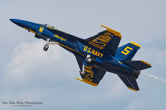 Boeing F/A-18E Super Hornet (BuNo 165540) - USN Blue Angel #5 (Cdr Ben Walborn)