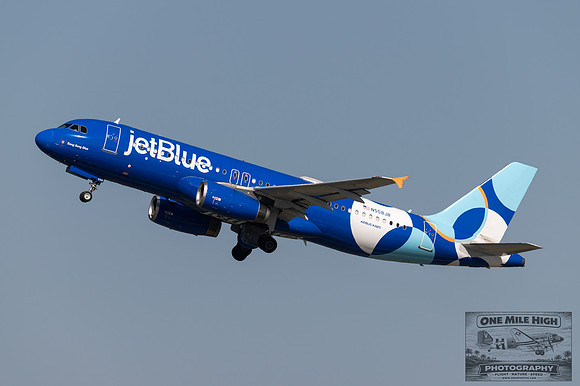Airbus A320-232 (N558JB) - "Song Sung Blue"