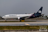 Boeing 737-83N (N825AM)