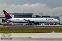 Boeing 767-432ER (N826MH)