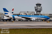 Airbus A330-202 (LV-KAO)
