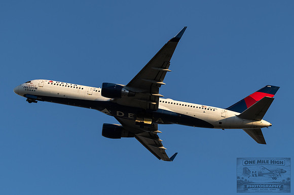 Boeing 757-200 (N694DL)