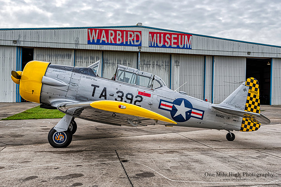 1949 North American T-6G Texan (N104DC)
