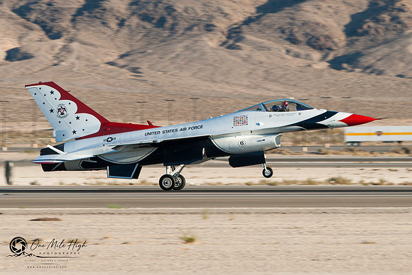Lockheed Martin F-16C Falcon - USAF Thunderbird #6