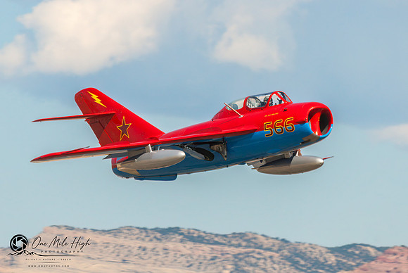 Mikoyan-Gurevich MiG-17T Fresco (N905DM)