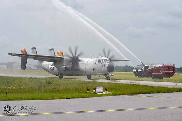 Grumman C-2A Greyhound (BuNo 162157) - VRC-40 Rawhides