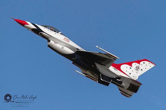 Lockheed Martin F-16C Falcon (T-Bird #5) - USAF Thunderbirds