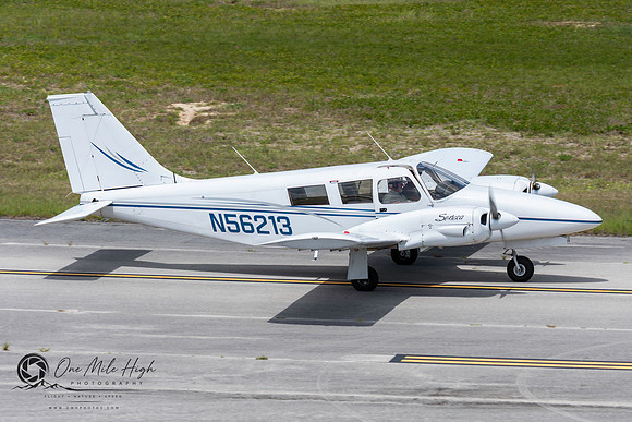 Piper PA-34 Seneca (N56213)