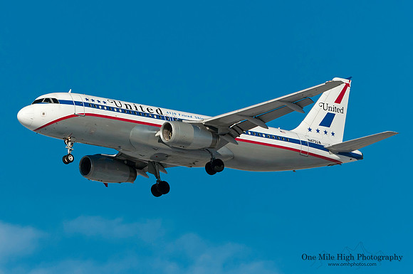 Airbus A320-232 (N475UA) - A320 Friend Ship
