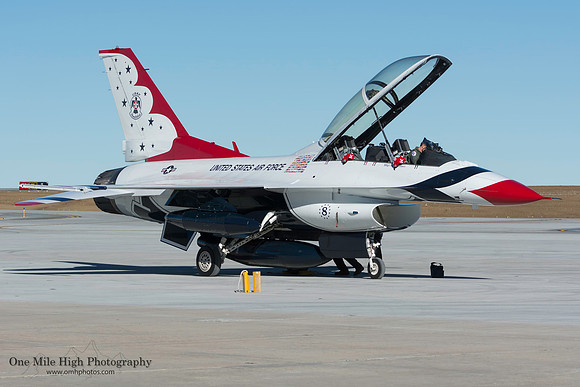 Lockheed F-16D Falcon - USAF Thunderbird #8