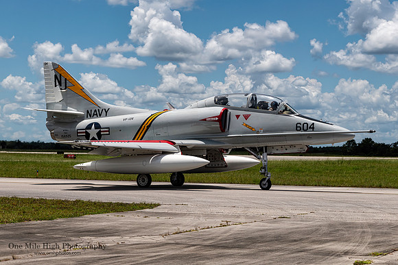 McDonnell Douglas TA-4J Skyhawk (N7051J)