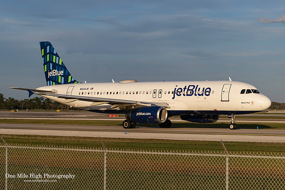 Airbus A320-232 (N624JB) - "Blue-T-Ful"