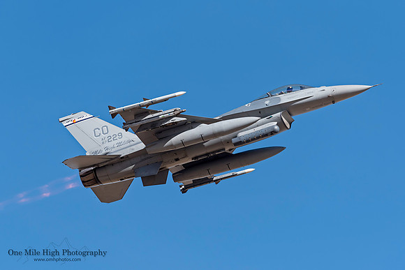 Lockheed F-16C-30-CF Falcon (87-0229) - "Riot"