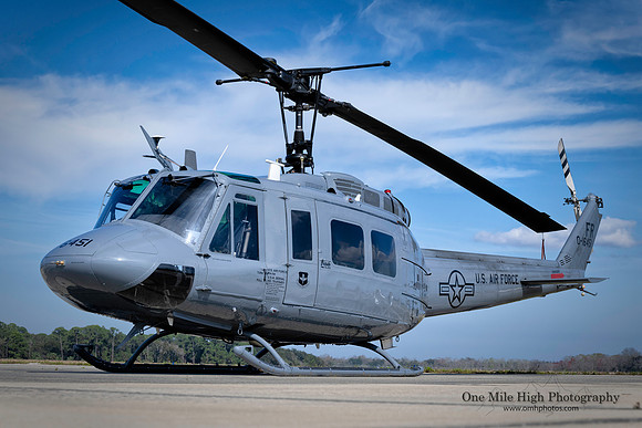 Bell TH-1H Iroquois (70-016451)