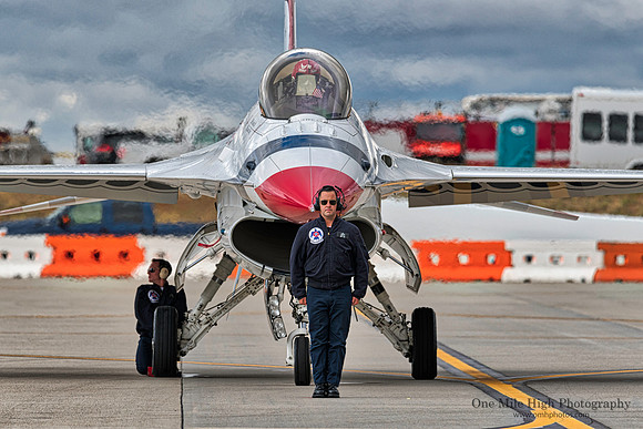 Lockheed F-16C Falcon - USAF Thunderbird #1 (Lt Col Jason Heard)