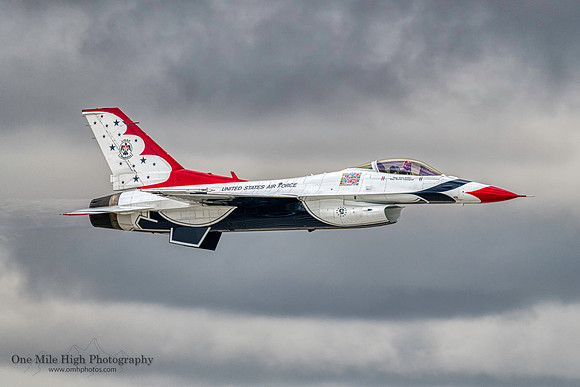 Lockheed F-16C Falcon - USAF Thunderbird #5 (Maj Alex Turner)