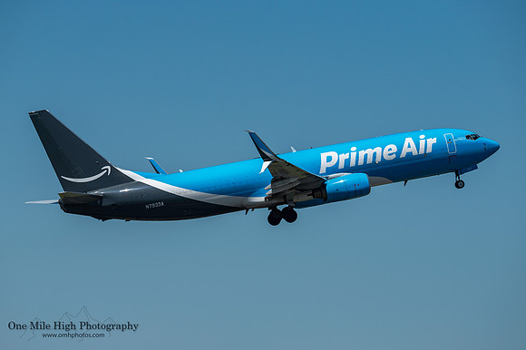 Boeing 737-86N(BCF)(WL) (N7933A)