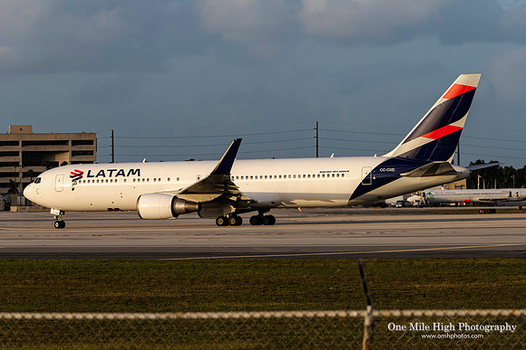 Boeing 767-316(ER) (CC-CXD)