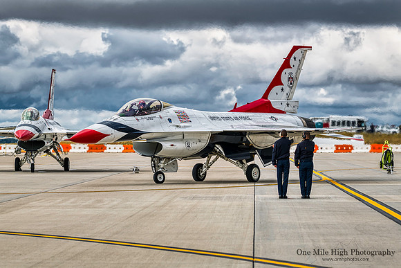 Lockheed F-16C Falcon Thunderbird #2 (Maj Ryan Bodenheimer)