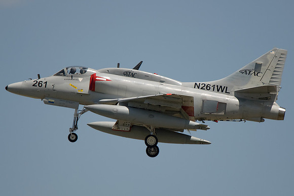 Douglas A-4 Skyhawk (N261WL)