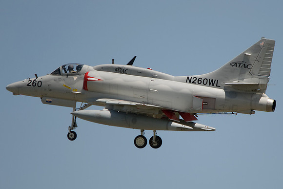 Douglas A-4 Skyhawk (N260WL)