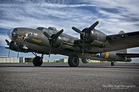 1945 Boeing B-17G Flying Fortress (N3703G)