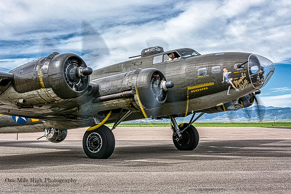 1945 Boeing B-17G Flying Fortress (N3703G)
