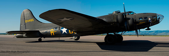 1945 Boeing B-17G Flying Fortress (N3703G)