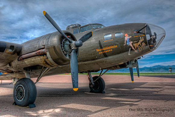 1945 Boeing B-17G Flying Fortress (N3703G)
