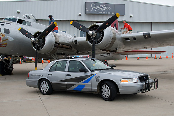 1945 Boeing B-17G Flying Fortress - Experimental Aircraft Association Inc