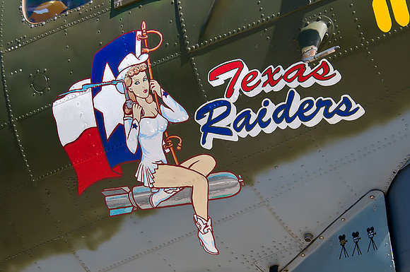 Boeing B-17G Flying Fortress (N7227C) - "Texas Raiders"