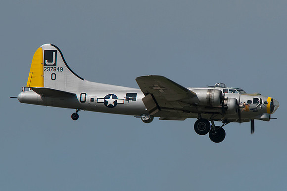 Boeing B-17G Flying Fortress (N390TH) - "Liberty Belle"